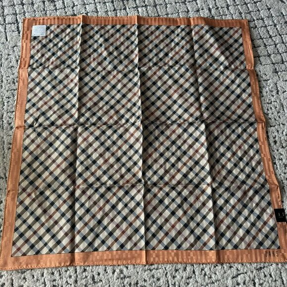 DAKS, Intermode, Laura Ashely Lot of 4 handkerchief Made in Japan 18 X 18 New - Picture 4 of 13